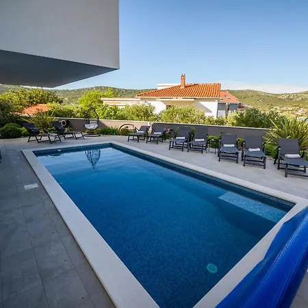 Luxury Barka In With Heated Pool Vinišće