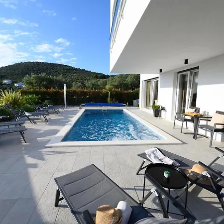 アパート Luxury Barka In With Heated Pool *