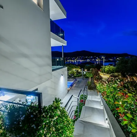アパート Luxury Barka In With Heated Pool Vinišće