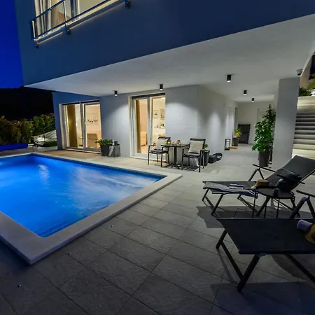 アパート Luxury Barka In With Heated Pool