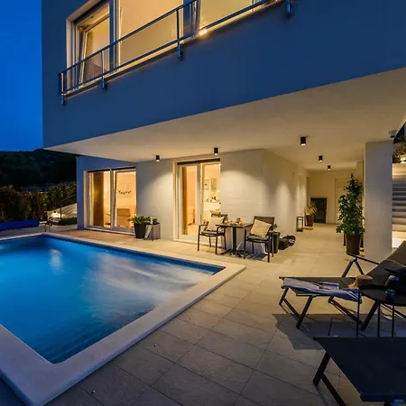 Luxury Barka In With Heated Pool * Vinišće