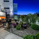 Luxury Barka In With Heated Pool Apartman