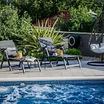Luxury Barka In With Heated Pool *