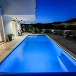 Luxury Barka In With Heated Pool Apartman Vinišće