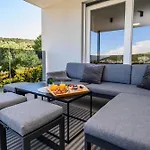 Apartman Luxury Barka In With Heated Pool Vinišće