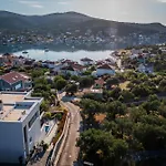 Luxury Barka In With Heated Pool Vinišće