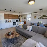 Luxury Barka In With Heated Pool Apartman