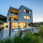 Apartman Luxury Barka In With Heated Pool