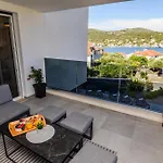 Luxury Barka In With Heated Pool Vinišće