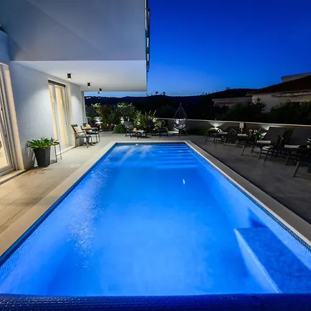 Luxury Barka In With Heated Pool דירה Vinišće