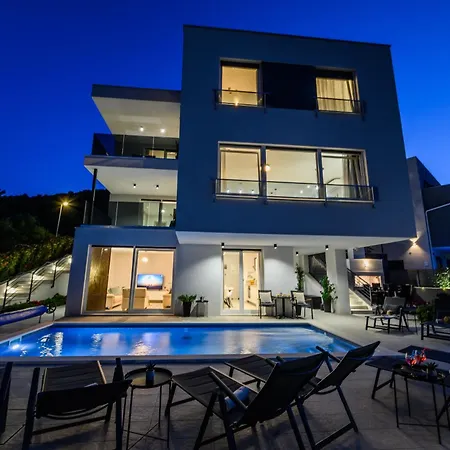 Luxury Barka In With Heated Pool דירה