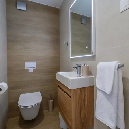 דירה Luxury Barka In With Heated Pool