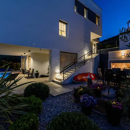 Luxury Barka In With Heated Pool Apartamento Vinišće