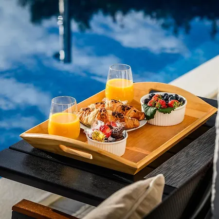 Luxury Barka In With Heated Pool Vinišće