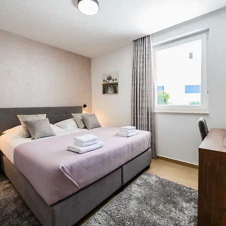 Luxury Barka In With Heated Pool *