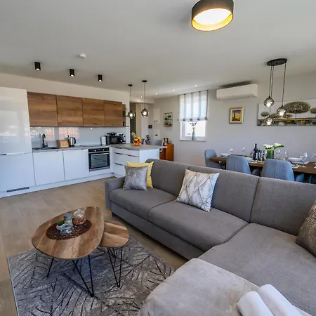 Luxury Barka In With Heated Pool Daire
