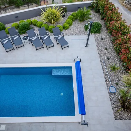 Luxury Barka In With Heated Pool