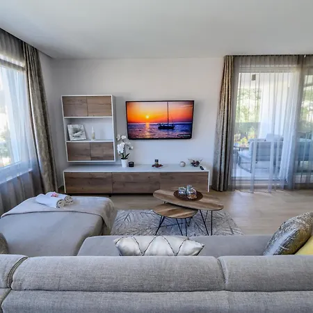 Luxury Barka In With Heated Pool Daire