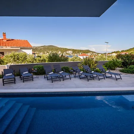 Luxury Barka In With Heated Pool דירה Vinišće