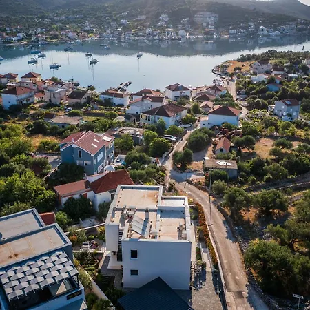 Daire Luxury Barka In With Heated Pool Vinišće