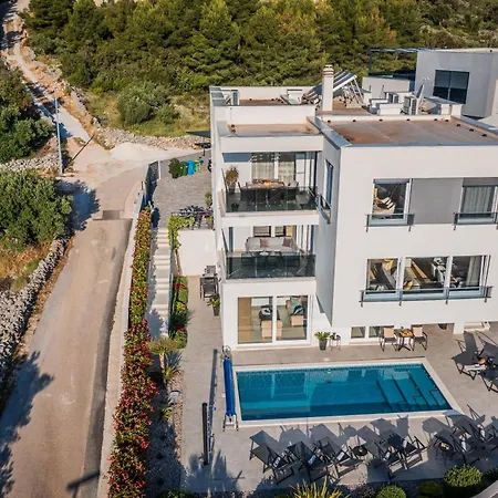 Daire Luxury Barka In With Heated Pool Vinišće