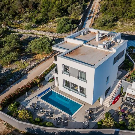 Luxury Barka In With Heated Pool 아파트 *