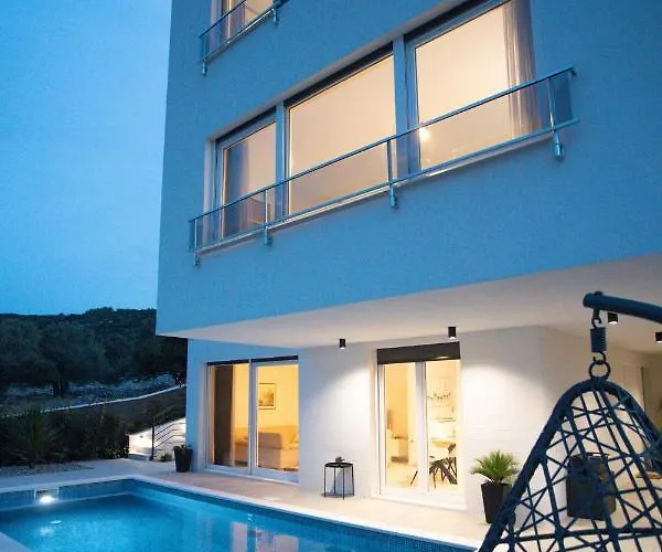 Luxury Barka In With Heated Pool Vinišće
