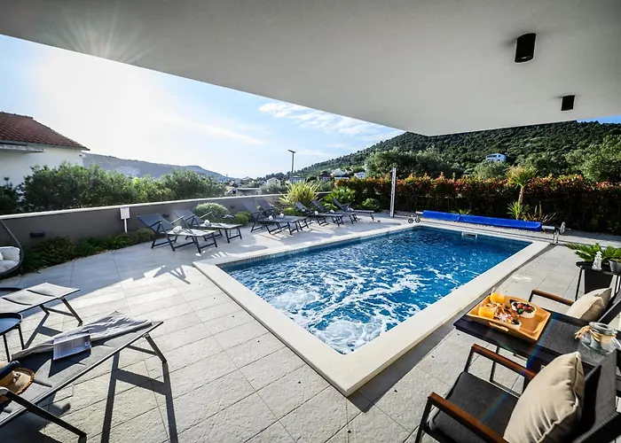 Luxury Barka In With Heated Pool 아파트