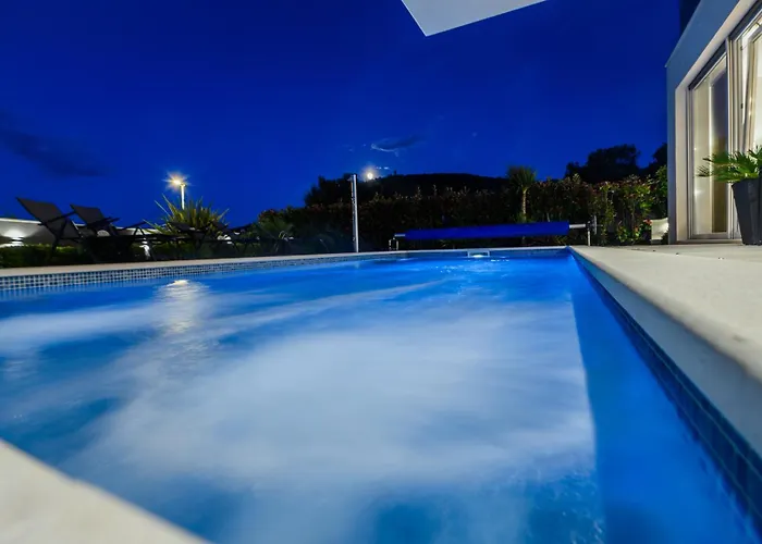 Luxury Barka In With Heated Pool