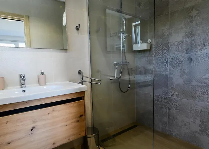 Luxury Barka In With Heated Pool