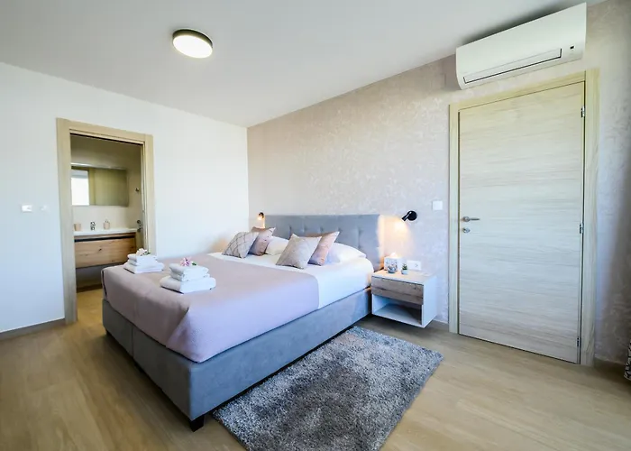 아파트 Luxury Barka In With Heated Pool