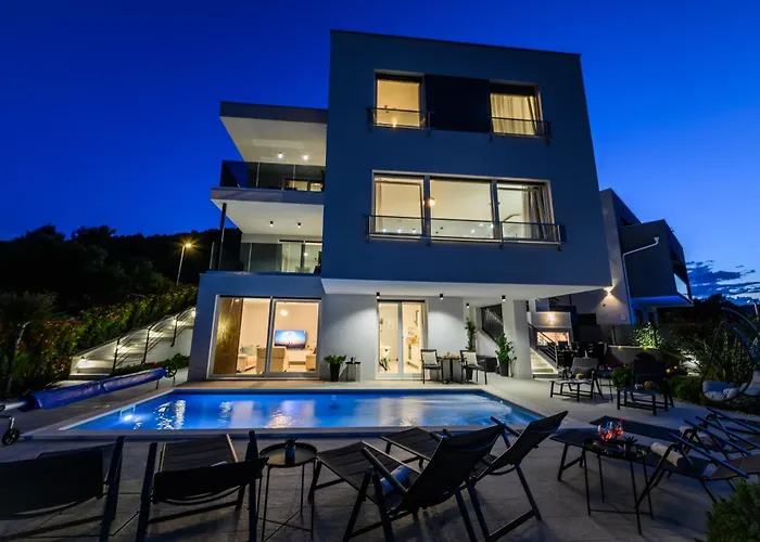 Luxury Barka In With Heated Pool 아파트