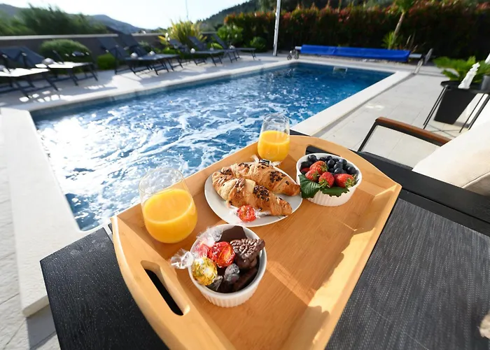 Luxury Barka In With Heated Pool *