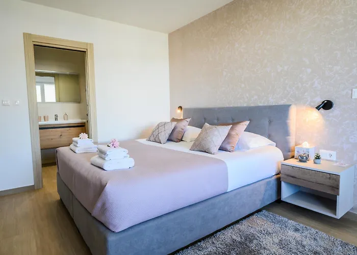 Luxury Barka In With Heated Pool * Vinišće