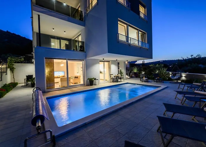 Luxury Barka In With Heated Pool 아파트