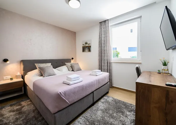 Luxury Barka In With Heated Pool *
