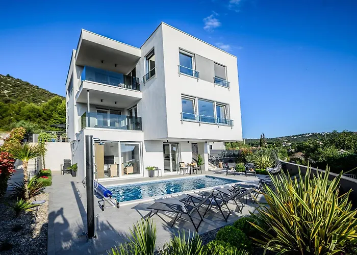 Luxury Barka In With Heated Pool