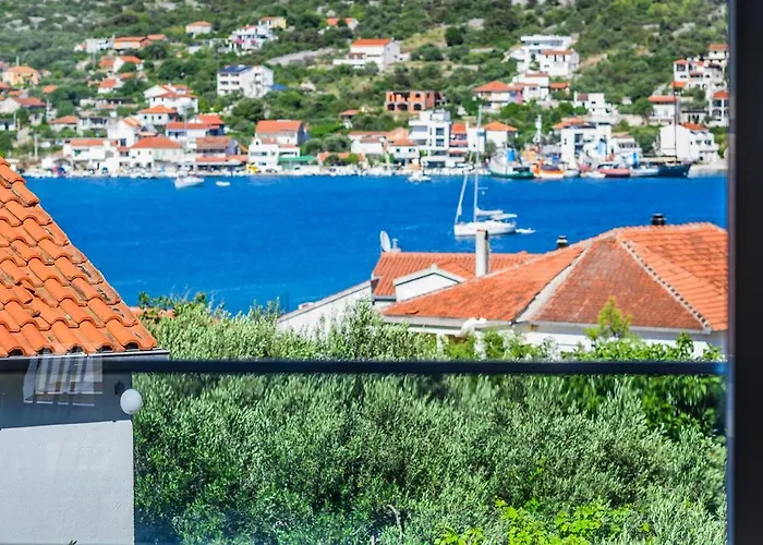 Luxury Barka In With Heated Pool Vinišće